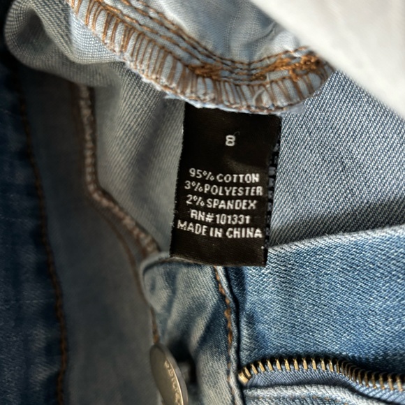 Women’s size 8 Refuge Distressed High Waist Jeans - Picture 3 of 4